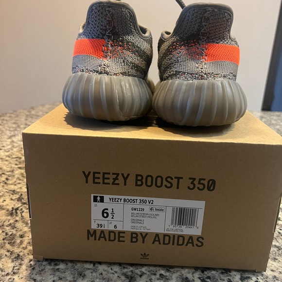 Yeezys Belugas - Picture 4 of 6